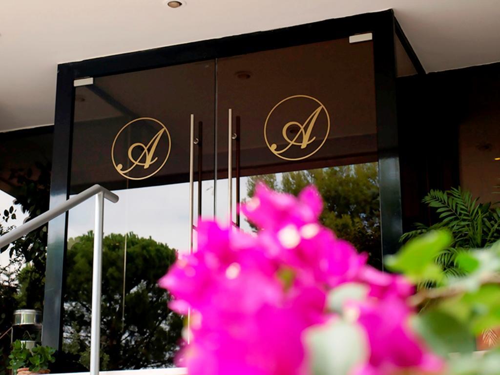 אתונה Anastazia Luxury Suites & Spa מראה חיצוני תמונה